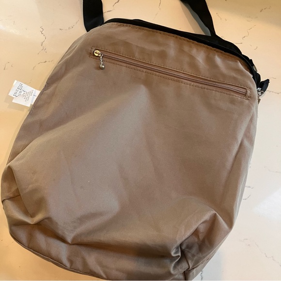 Baggallini Black Shoulder Messenger Bag Pockets Silver Nylon Travel Purse - Picture 15 of 16